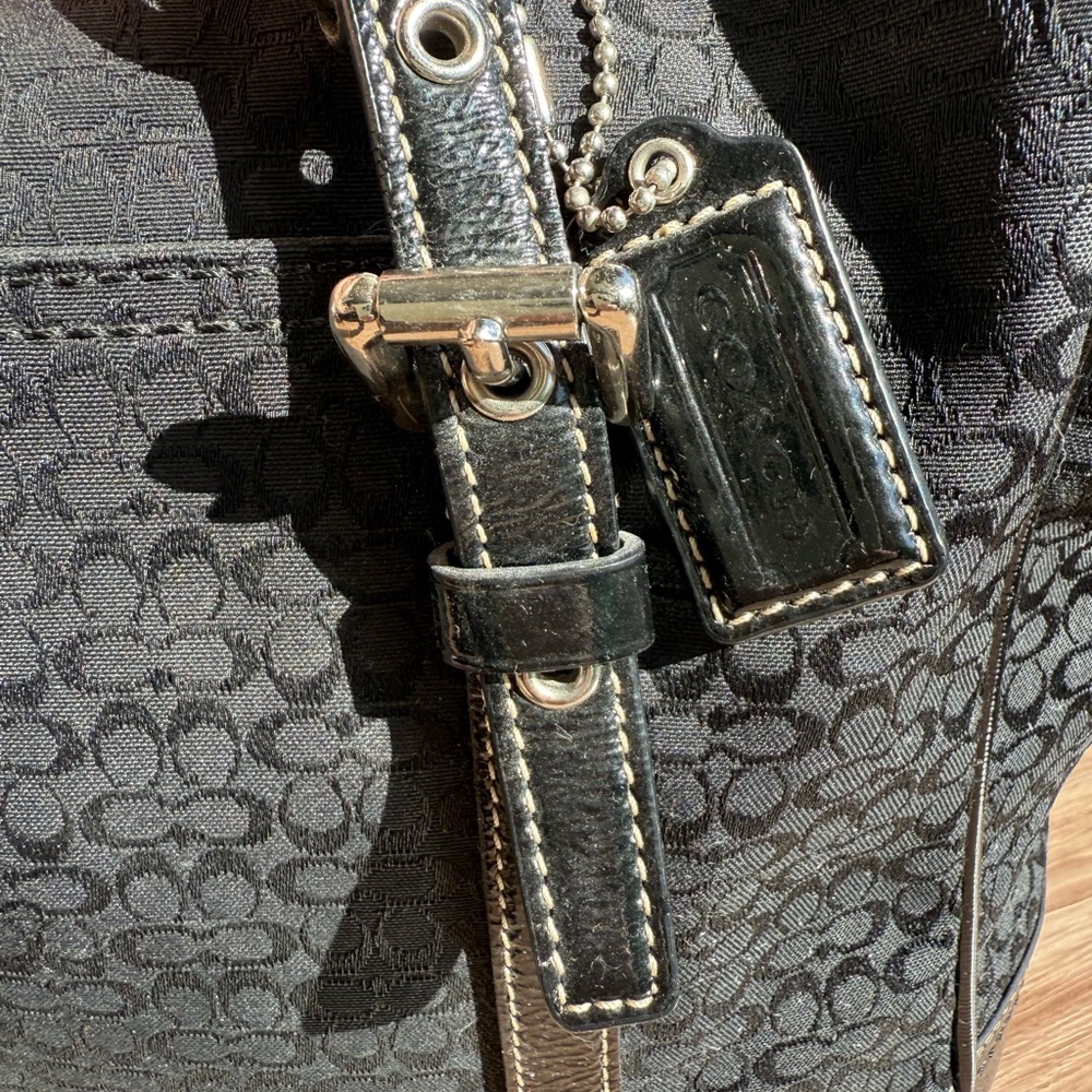 Vintage Y2K COACH Gallery Signature “C” Tote – Black Patent Trim (Style F12344) - Picture 6 of 15